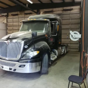 2015-International-Sleeper-Tractor 2015-International-Sleeper-Tractor