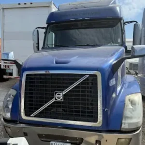 2015-Volvo-Sleeper-Tractor 2015-Volvo-Sleeper-Tractor